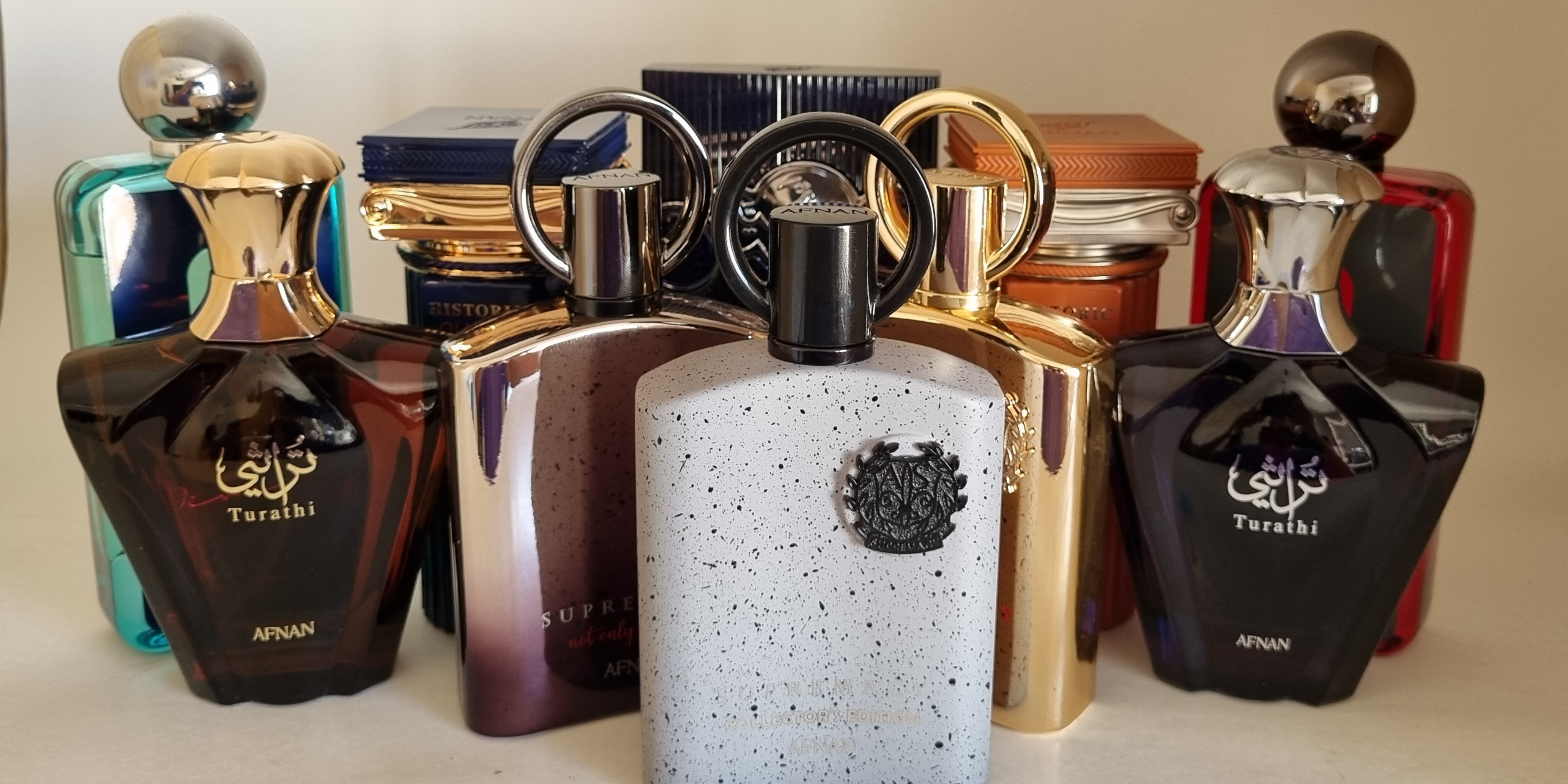 انواع رنگ های شیشه های عطرها